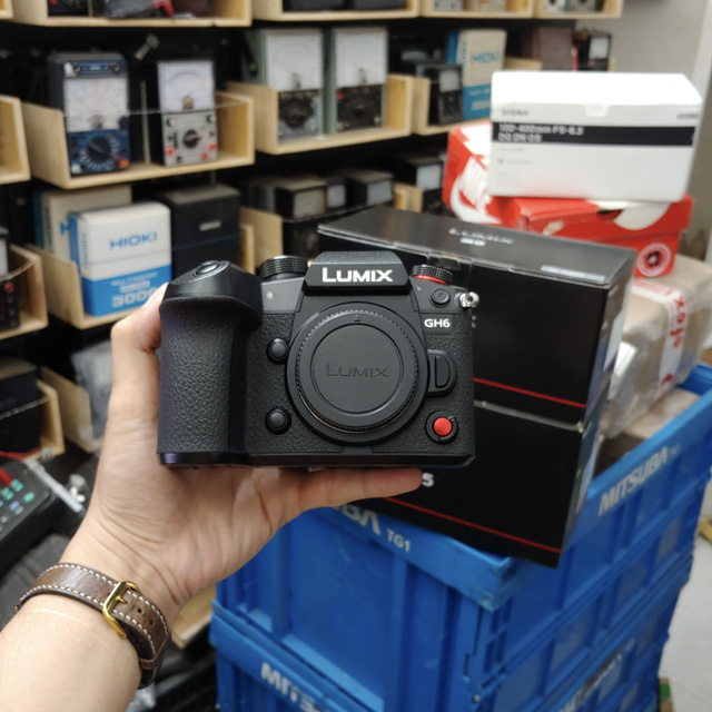 Lumix GH6